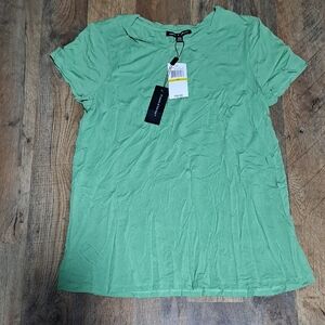 Cable & Gauge Plain Green Short Sleeve Women's Tee Medium NWT